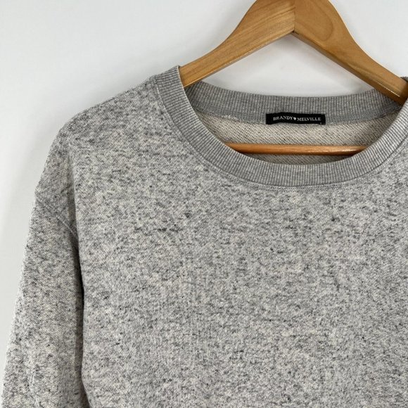 Brandy Melville Women's One Size Linen Blend Gray Cropped Sweatshirt Long Sleeve - Picture 3 of 13